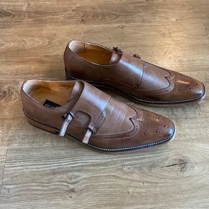 UV signature Mens dress shoes size 12. Never worn.